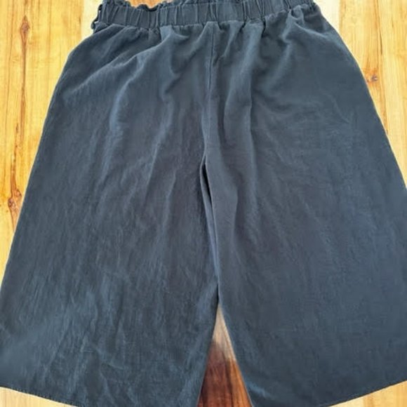 Summer Plus Size Crop Pants - Picture 2 of 4